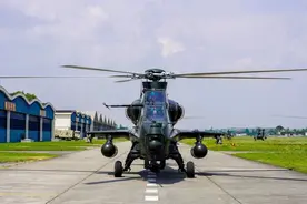 起飞！直击多型直升机编队飞行训练图片