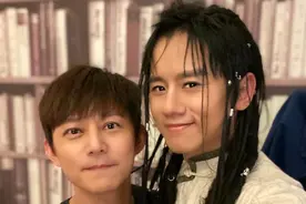 歌手张杰深夜发文：“两只鸟，是啥？” 引火上身，评论区骂声一片图片