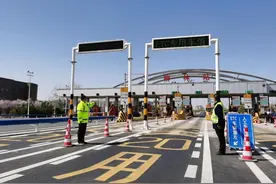 紧急转运！ 跨越双城的“生命接力”图片