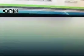 九江一男童被困电梯，上演“教科书”式自救图片