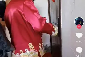 怀孕的姑姑去接亲，新娘见面给了一巴掌，新郎：彩礼是姑姑给的图片