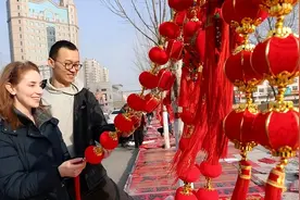 越来越多的俄罗斯美女嫁入中国，当妈妈后却令人感慨：女神变大妈图片