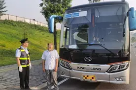 途经地变目的地 包车未按核定线路行驶被查图片