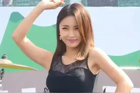 韩国女歌手洪真英图片