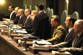 中国法官梅汝璈：一人单挑十国苦战2年，送7名日本战犯上绞刑架图片