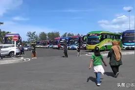 周末出游热，泰国宋卡府迎大批马来西亚游客图片