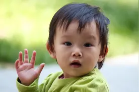 “无亲不叫舅，叫舅有论头”，为何孩子打招呼叫叔叔，而非舅舅？图片