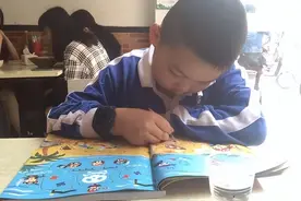 9岁娃每天玩游戏上瘾，成了学校学霸，网友：不玩游戏当不了学霸图片