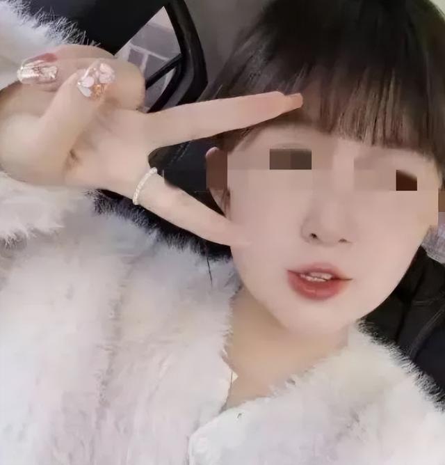 城管干部出轨女下属，说道，我想吃你的奶！