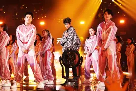 跨年明星百态：Baby瘦出脊骨，陈伟霆撞脸甄子丹，张杰唱歌遭翻车图片