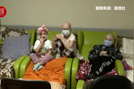 战火中，乌克兰儿童正在经历苦难图片