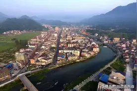 1990年湖南一打工妹因贩毒入狱，出狱后却成百万富姐，她做了什么图片