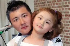 孙楠与买红妹离婚13年后，两个女儿的差距太大，真是同父不同命图片