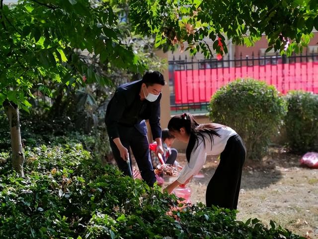 东湖新技能开发区花山街道软件新城聪明社区“户外探索课堂”土壤改良活动开始啦