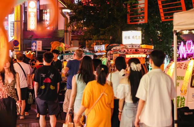 贵阳太平路，越夜越精彩！