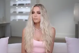 卡戴珊怒甩出轨渣男，曝对方骗她代孕？新欢是意大利超性感霸总图片