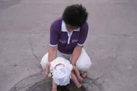 什么时候给娃戒纸尿裤最合适？过早伤身伤心，过晚影响发育图片