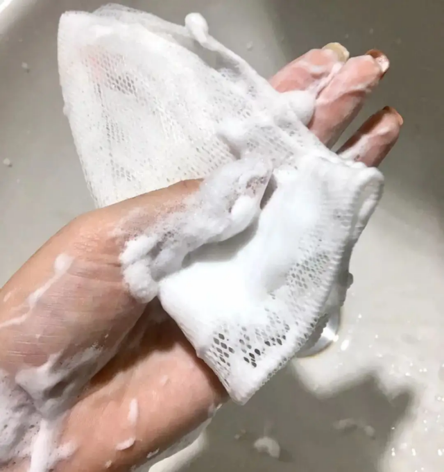 几百和几十的洗面奶有什么不同？内行人告诉你答案