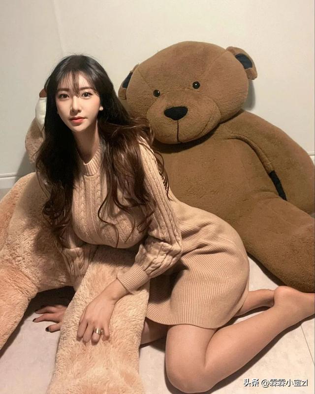 网名女生霸气冷酷好听两个字（网名女霸气冷酷）