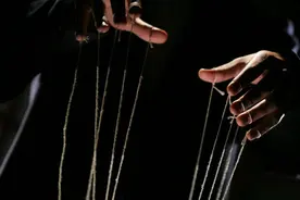 “不打点‘擦边球’，哪来的‘月入过万’？”记者卧底某知名网络招聘平台发现……图片