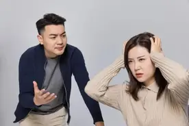 喜欢贬低指责妻子的男人，都有三个心理弱点图片