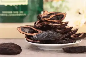 湖南：一男子长年嚼槟榔，诱发生病住医院ICU，网友：太可怕了图片