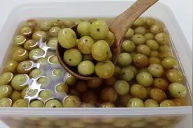 “咳嗽”最怕“油甘果”，建议隔天吃1次，润肺止咳，嗓子不痒了图片