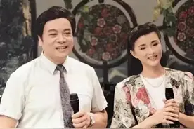 那年，26岁的杨澜坚决和银行上班的丈夫张一兵离婚图片