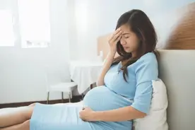 真的有人“一碰就怀孕”？所谓的易孕体质，不过是避孕失败而已图片