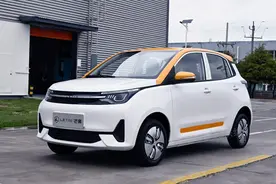 适合老年人的代步小车，雷丁芒果最高涨3千元，5门4座，续航200km图片