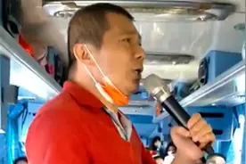 戏骨周明增无戏可拍，无奈转当推销员，为业绩车上唱歌逗大妈开心图片
