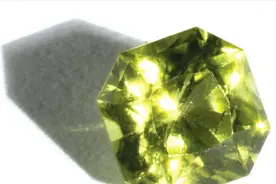 天津小伙在河南10年，捡了600多块蛟河橄榄石，专家建议上交国家图片