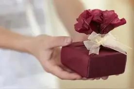 俗语：“东西5不送，送了人财空”，究竟哪“5种”东西不能送人？图片