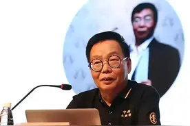 2003年，那个因卖猪肉而火遍全国的北大才子陆步轩，现在怎样了？图片