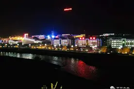 在舟曲有一种美叫“华灯初上”图片
