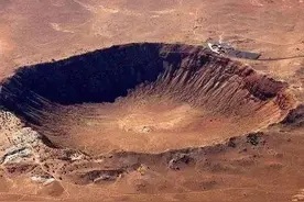 河南天空坠落不明物？空中爆炸如白昼！该物体里面有黄金？图片