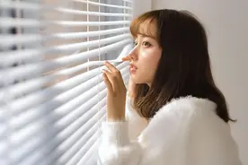 女生跟你开这样的“玩笑”，其实是想表达想你了，男生别执迷不悟图片