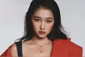 事实证明，和鹿晗挺过七年之痒的关晓彤，已经走上了另一条道路！图片