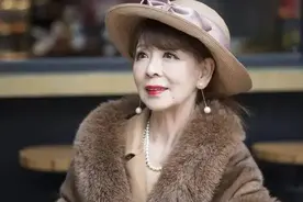 浙江女子82岁体态优雅，穿高跟鞋跳舞，94岁老伴儿与其共舞！图片