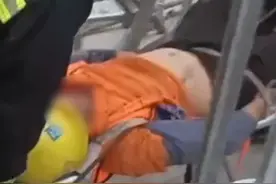 天津滨海 一工人在作业期间不慎从高空坠落，被下方钢筋直接贯穿身体图片