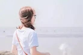 女人懂得这样跟男人相处，他会越来越离不开你，别不信图片
