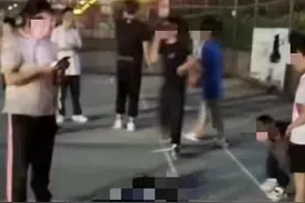 陕西商洛13岁男孩被篮球架砸中身亡，官方：篮球架是坏的，建议走司法程序图片