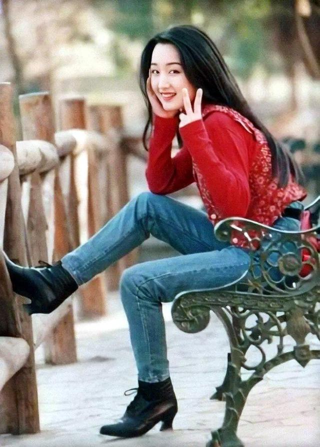 内地娱乐圈7位年逾50仍未婚的著名女星，谁让她们变成了这样？