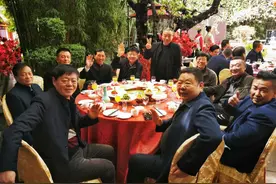 相约百年海棠下，共品唐博迎春宴，祝十三岁的唐博繁花似锦未来可期图片