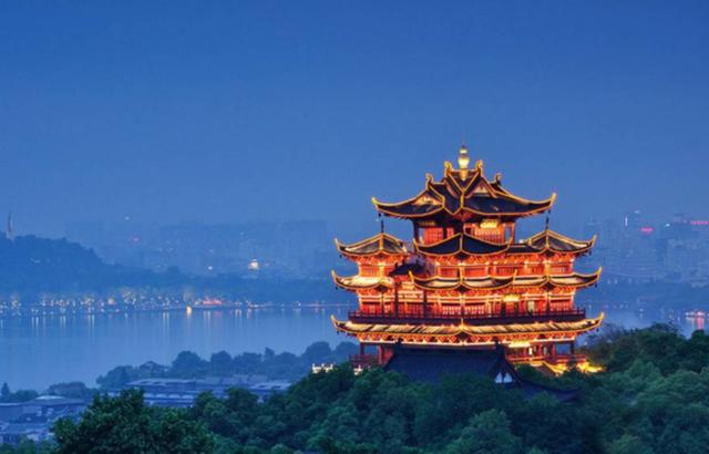 城隍阁杭州,是个宋韵十足的城市,现在我们来细数一下杭州有名的楼阁.