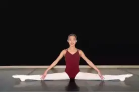 横叉的正确练法 横叉的标准动作(附图)图片