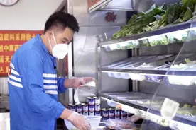 沈阳“火锅烧烤麻辣烫”热门美食复苏 小微餐饮商家深耕外卖抗疫情图片