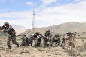 我国步枪为什么不爱装瞄准镜，是为了省钱还是没必要？图片