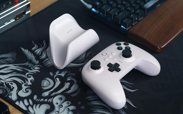 完整无线化体验！八位堂猎户座真无线手柄座充套装测评