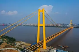 大桥跨长江1700米，中国为啥不设1个桥墩？并不是为了外观好看图片
